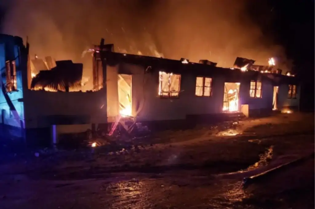 Incendio en una escuela de Guyana: al menos 20 muertos y varios heridos