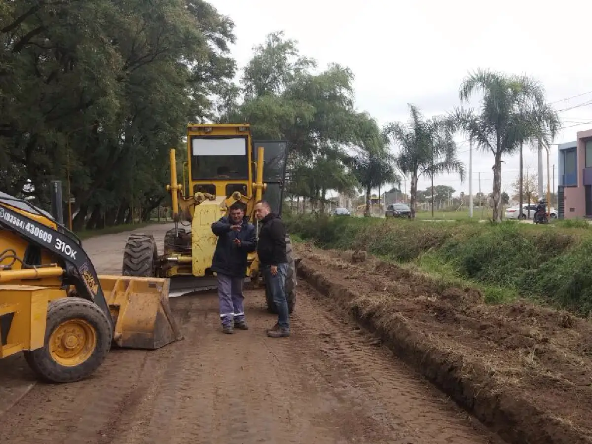 Arreglos en Primeros  Colonizadores y calle Chile