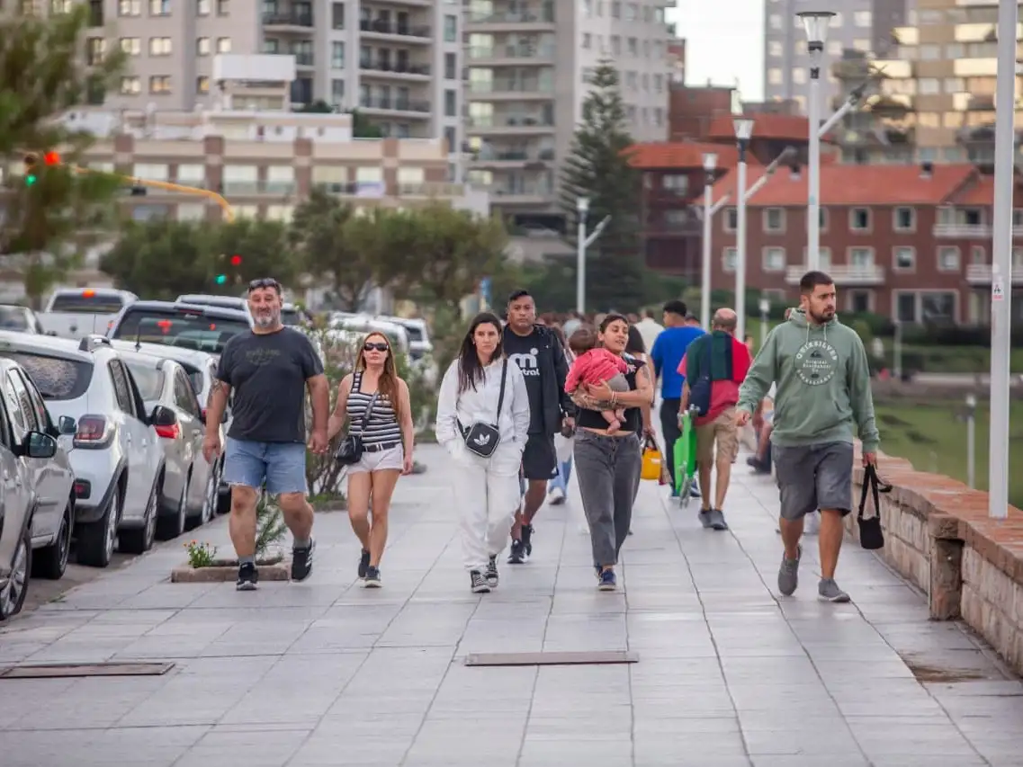 Si se analiza la semana previa al fin de semana largo, la ciudad contabilizó 169.644 arribos, marcando un crecimiento interanual del 5,4%.