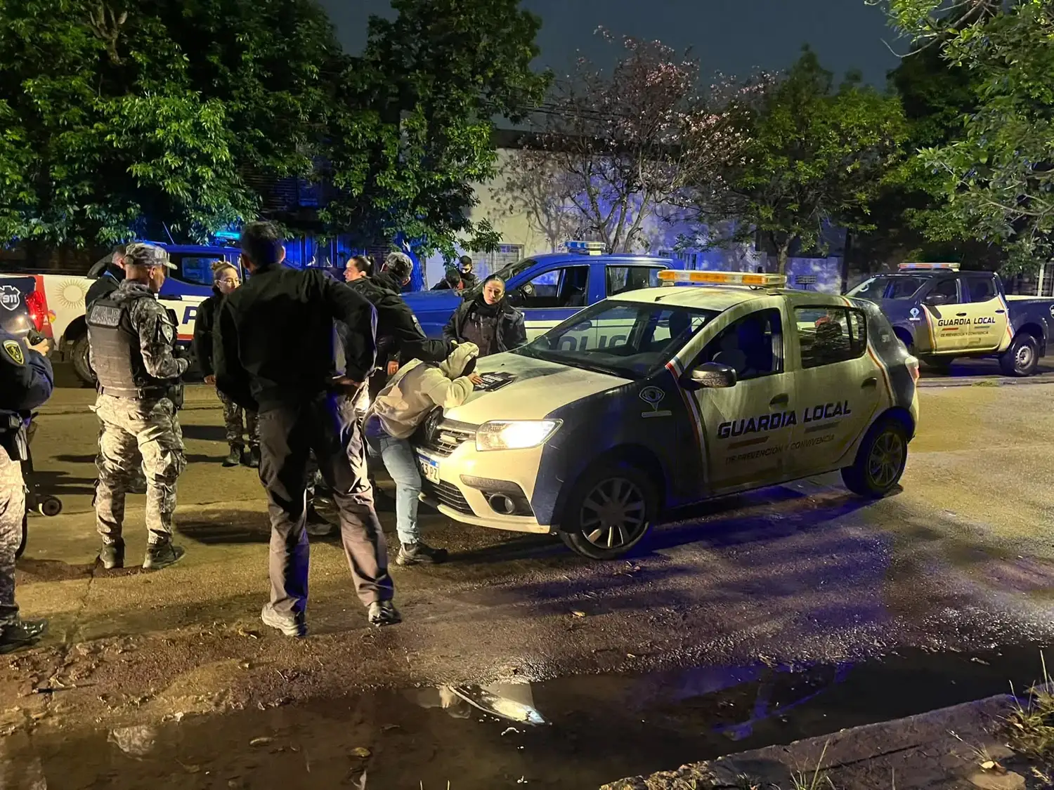 Llevaban una motocicleta robada a tiro, intentaron escapar y terminaron detenidos