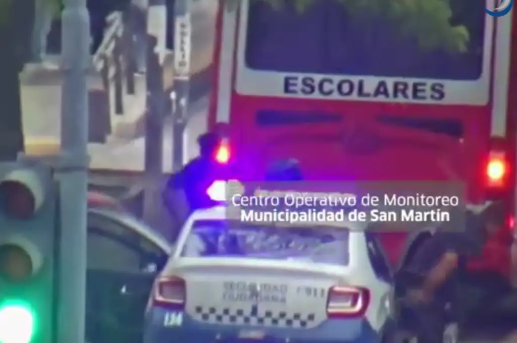 La Policía logró detenerlos inmediatamente en el lugar.