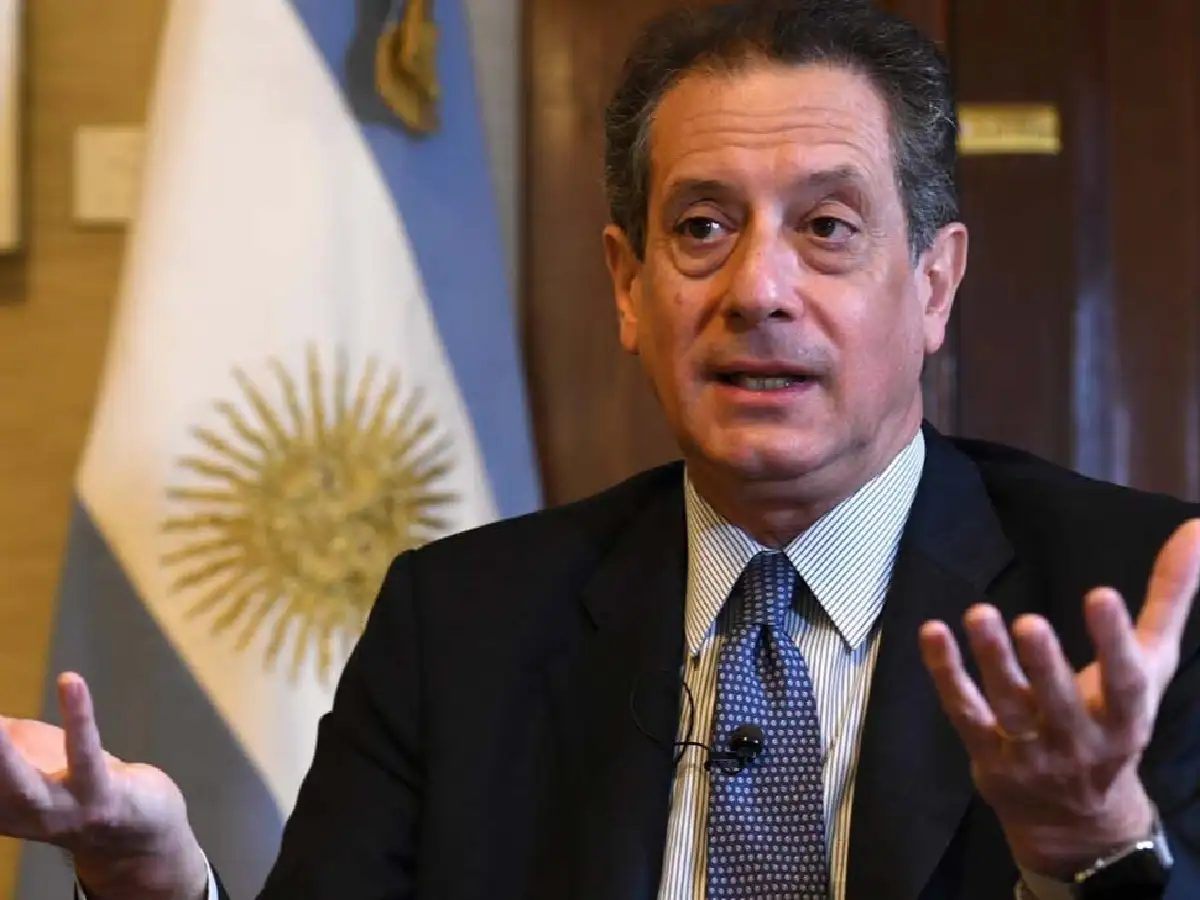 Miguel Pesce negó que falten reservas y culpó a la crisis mundial del desbalance argentino
