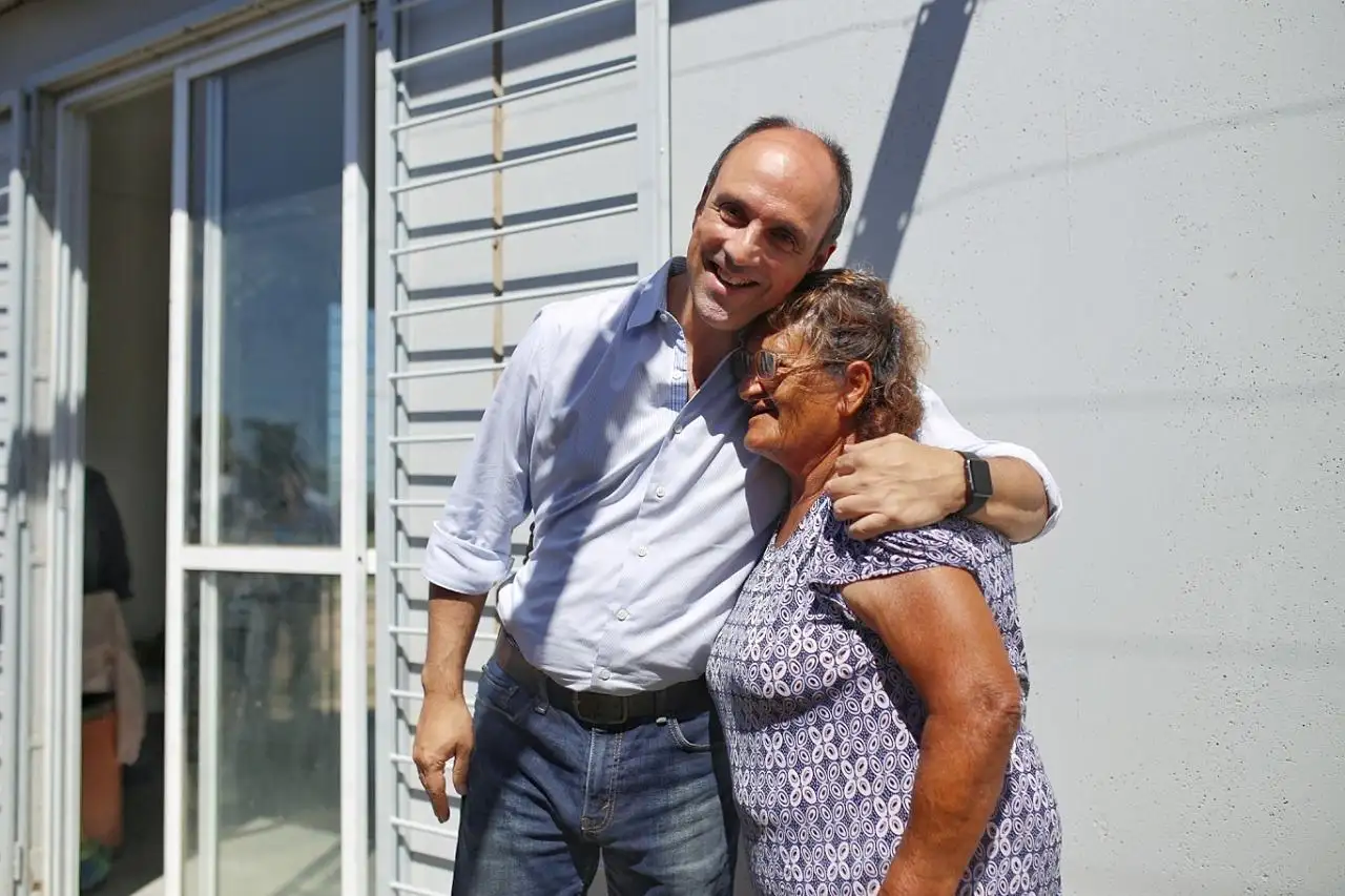 Barrio Jesuitas: el Intendente visitó a las familias reubicadas