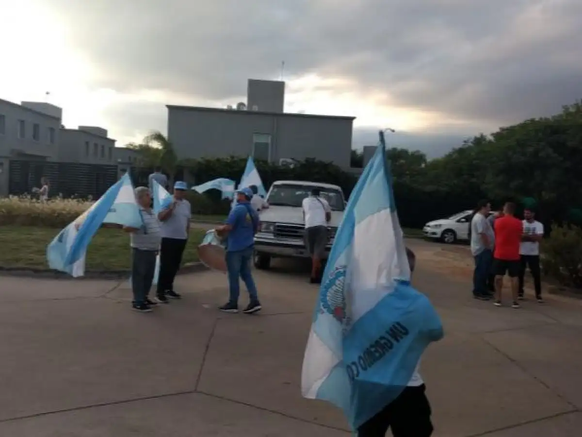 La casa donde vive una gerenta de EPEC tiene tarifa social