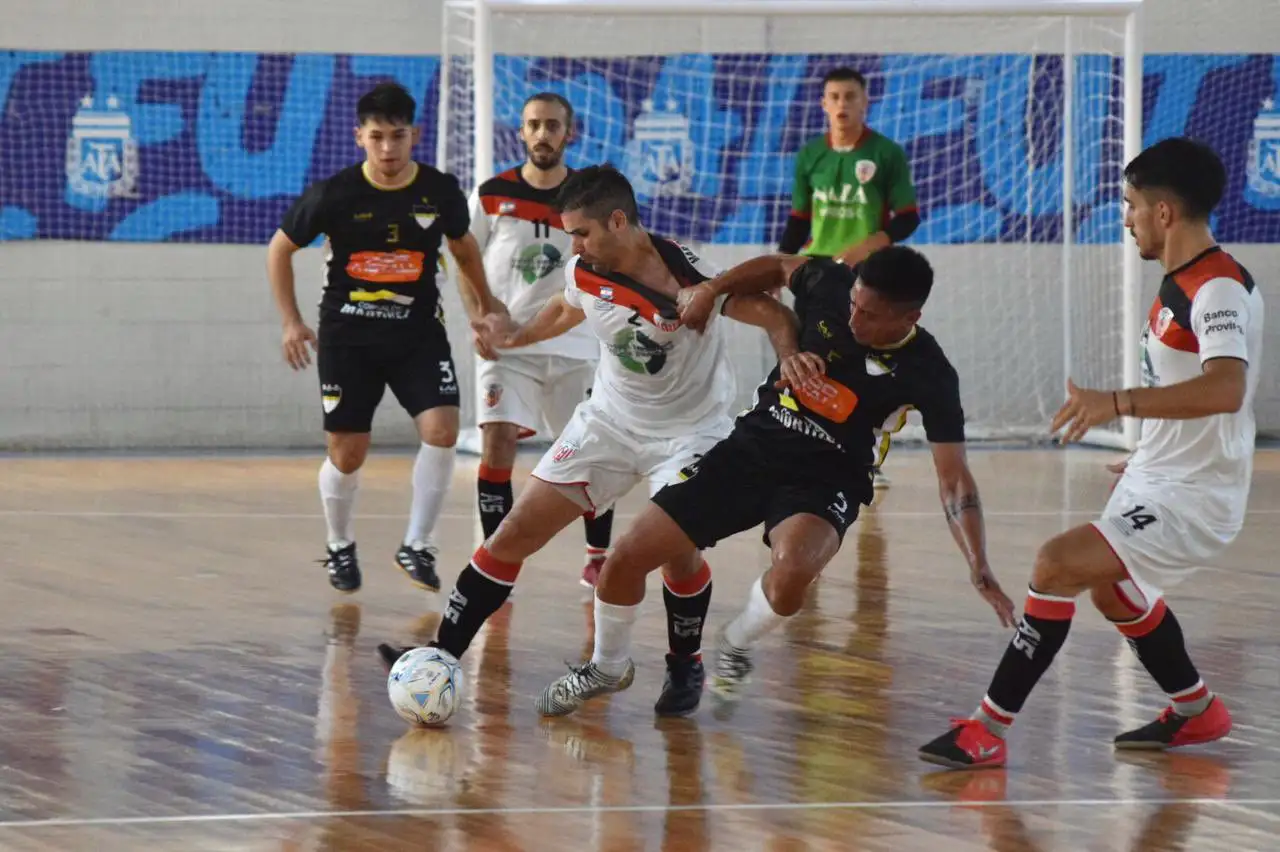 Banco Provincia cayó ante 17 de octubre y quedó eliminado de la Liga Nacional