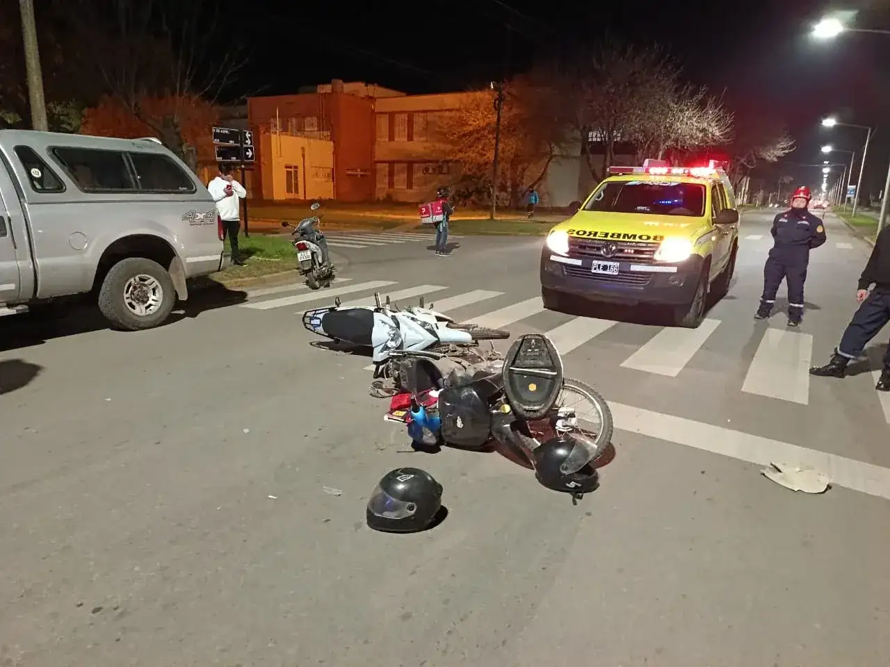 El accidente ocurrió este martes por la noche en la esquina de Cabral y 2 de Abril. Foto: BVVT
