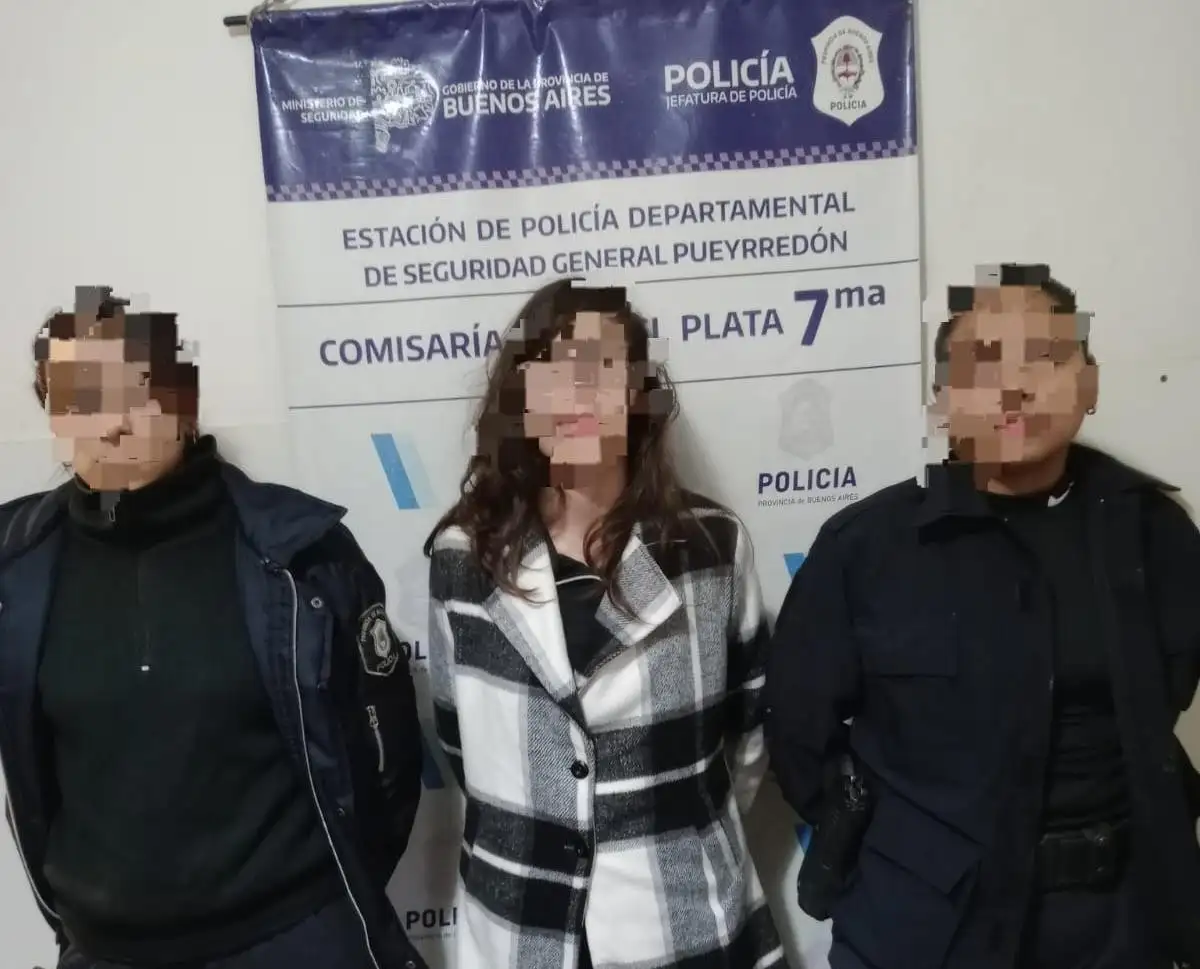 La mujer de 32 años resultó aprehendida.