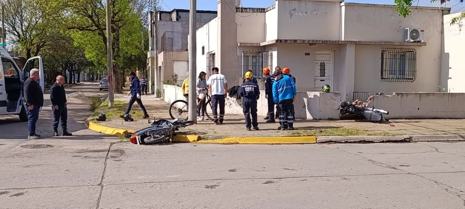 El siniestro involucró a una Honda Titán conducida por Mirko, de 21 años, y una Guerrero Trip 110 en la que circulaban Osvaldo, de 44 años, y Xiomara, de 19. Foto: BVVT