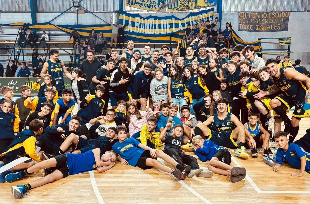La Fiebre ganó en casa y estiró la serie a un cuarto partido que será este viernes nuevamente en Venado Tuerto. Foto: Prensa Centenario