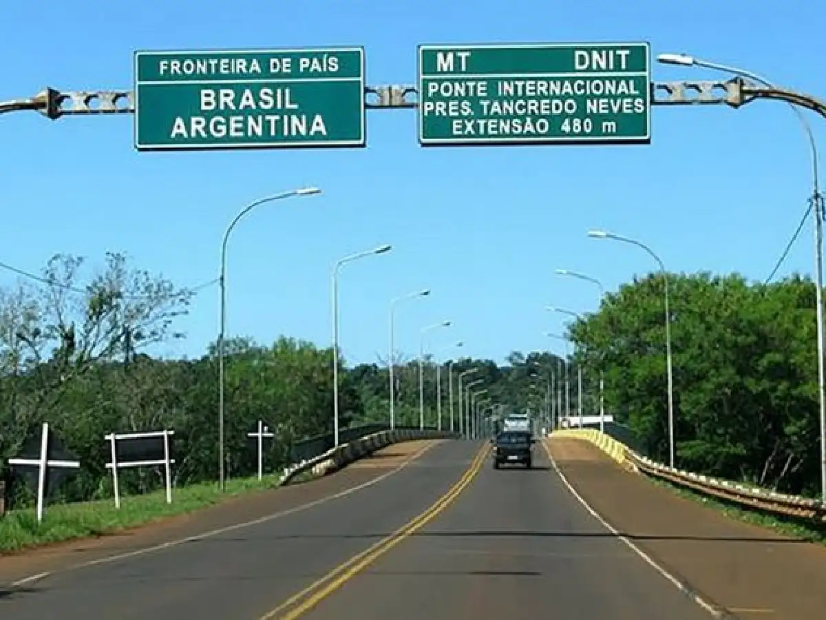El Gobierno extendió el cierre total de fronteras