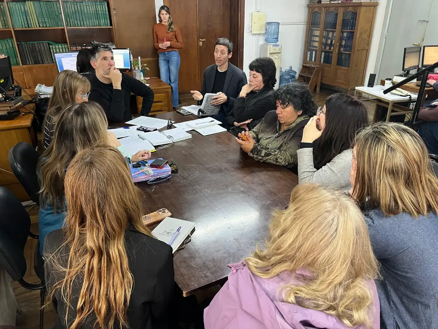 La comisión se reunió en el Concejo Deliberante para abordar el traslado de mascotas y la gestión virtual de turnos.
