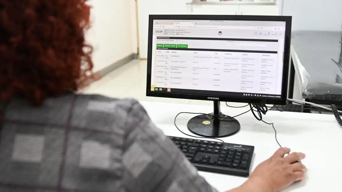 Mientras continúa el proceso, se acepta la prescripción en papel dentro de los efectores públicos.