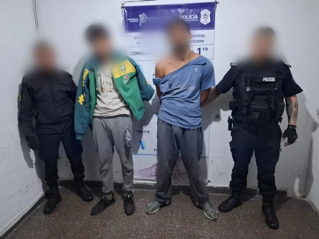 Durante la detención, los efectivos encontraron una cuchilla y más de 13 mil pesos en efectivo.