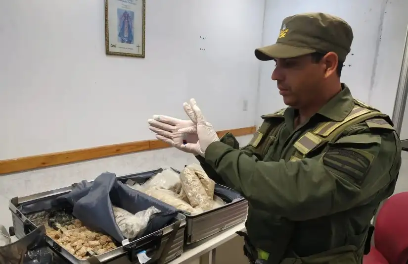 De Misiones a Buenos Aires: pareja detenida por llevar 23 kilos de anfetaminas en una valija