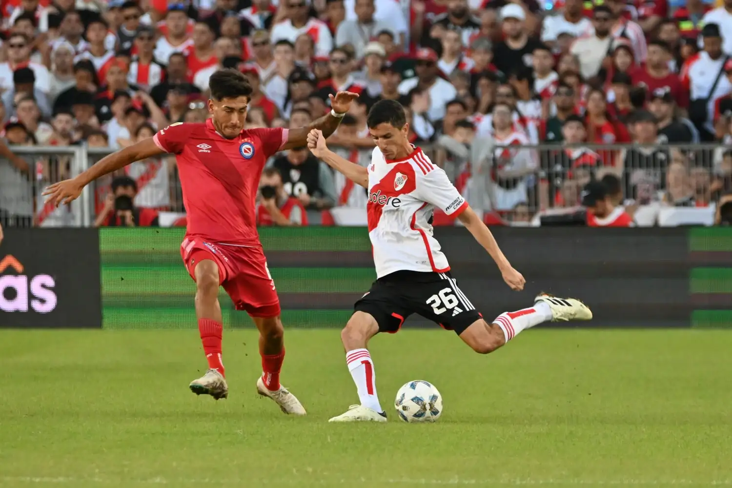 Nacho Fernández será titular.