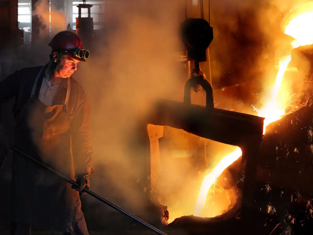 Otorgan beneficios a empresas "electrointensivas" para mejorar su competitividad