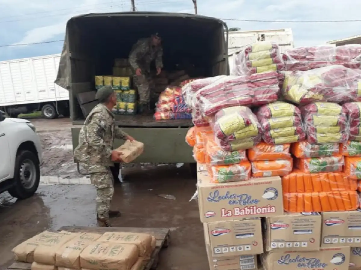 Con la ayuda del Ejército, continúan asistiendo a familias afectadas por las lluvias en El Impenetrable