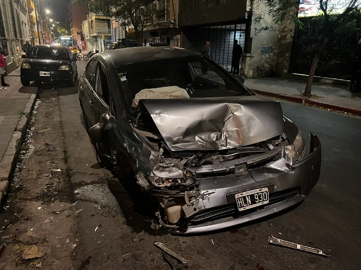 Córdoba: huía de la Policía en contramano y chocó cuatro autos