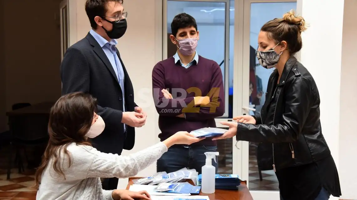 Huerta familiar santafesina: Comenzó la entrega de kits de semillas