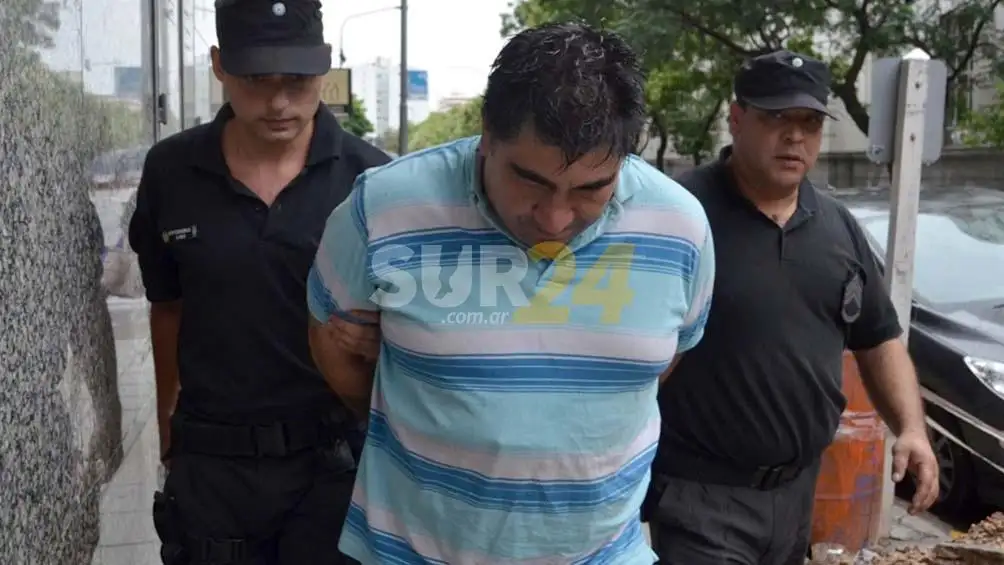 Hallaron un cuerpo adentro de una bolsa en una camioneta con un tiro en la cabeza