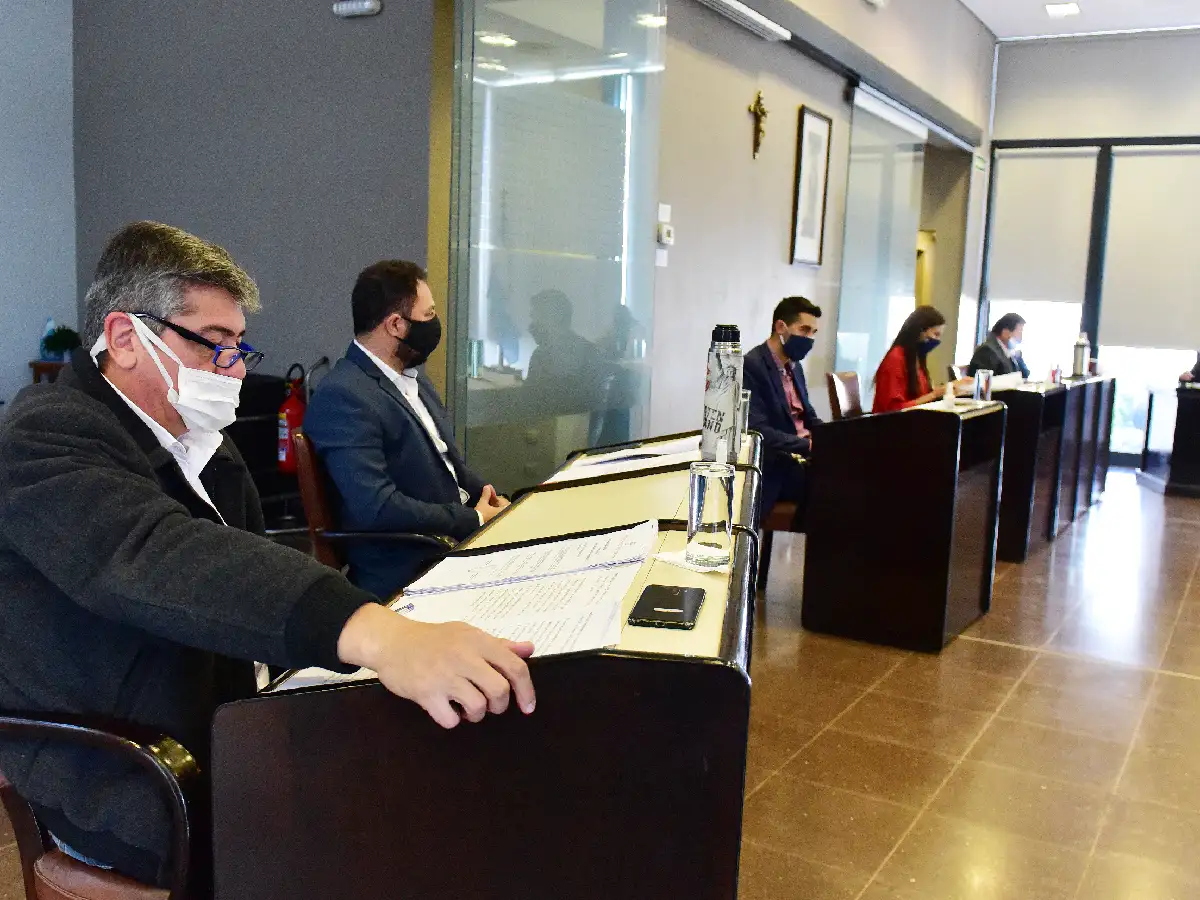 La oposición apoya, con algunos reproches, las medidas del municipio