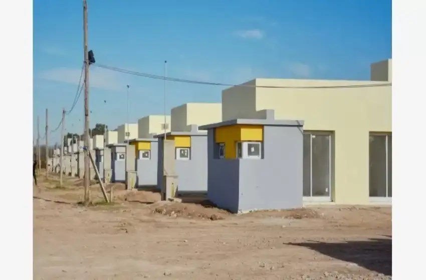 Unas 40.000 viviendas se construyen actualmente en territorio bonarense, según ministro de Hábitat