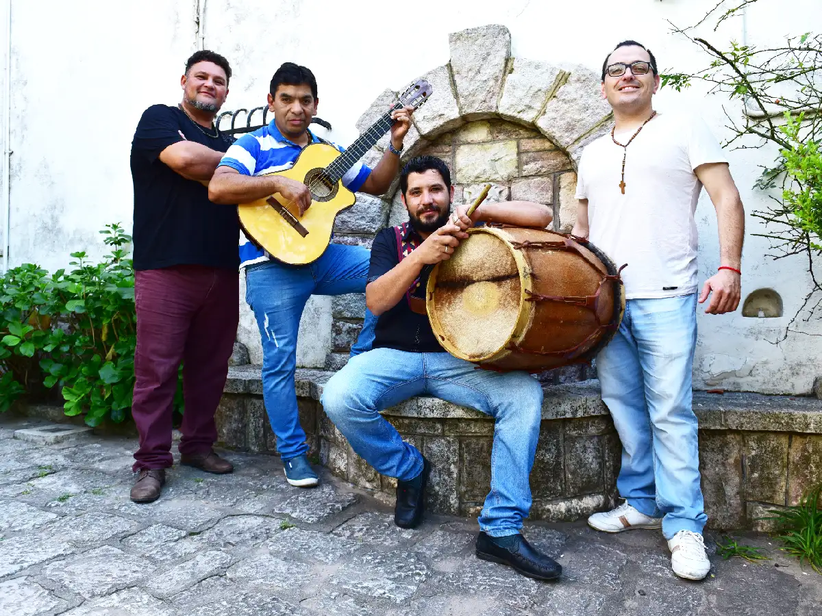 Quince años dejando huella en el folclore  