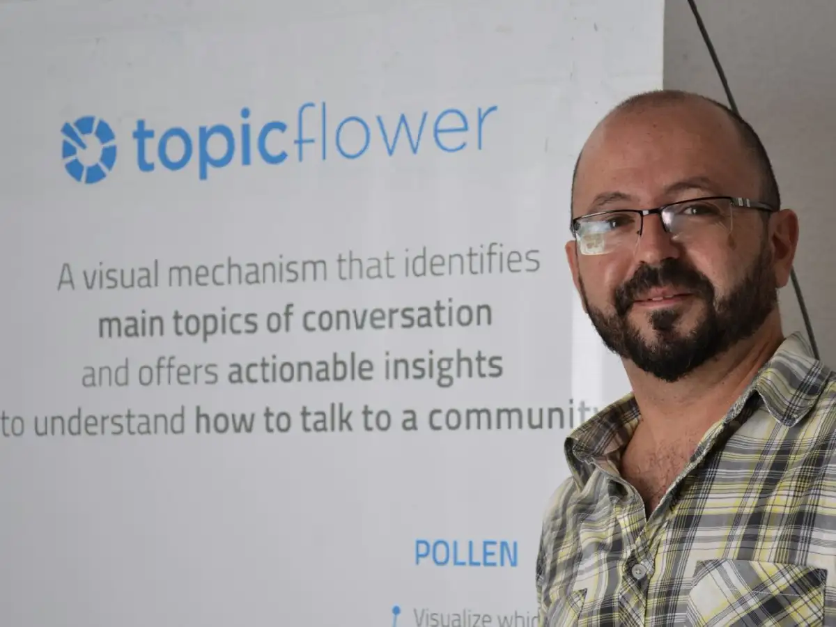 “Las redes sociales nacieron para conversar”