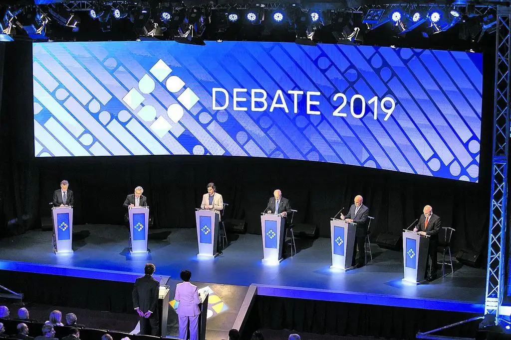 Debate ordinario vs acuerdo extra-ordinario