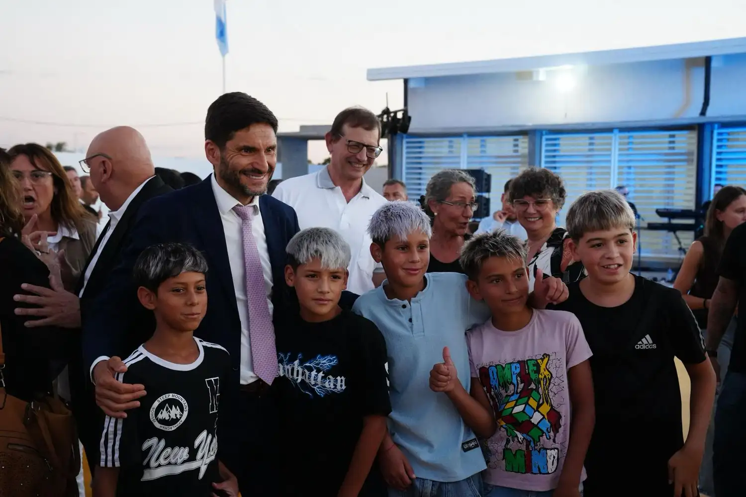 Pullaro y alumnos