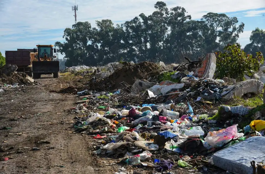 Anunciaron medidas y multas "más drásticas" por arrojar basura
