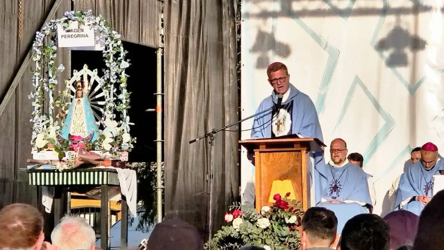 El arzobispo de Buenos Aires, Jorge García Cuerva, encabezó la misa central luego de la 52° Peregrinación Juvenil a Luján. (Foto: X @arzbaires)