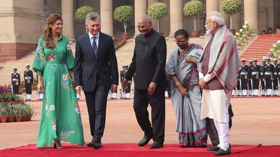 Macri homenajeó a Mahatma Gandhi en su visita a la India