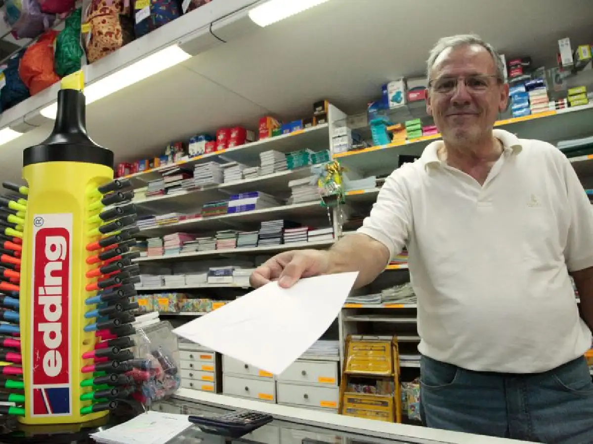 Bizcochos, sobres y caramelos, las alternativas en los negocios para dar el vuelto a los clientes