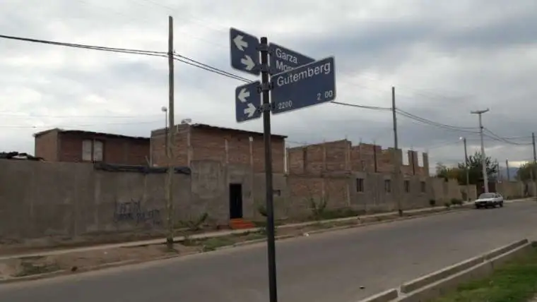 Mendoza: una nena de 11 años fue baleada en una pelea campal