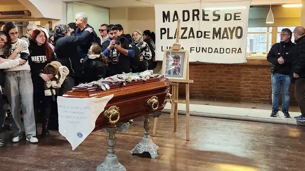 Último adiós a Taty Almeida, presidenta de Madres de Plaza de Mayo Línea Fundadora.