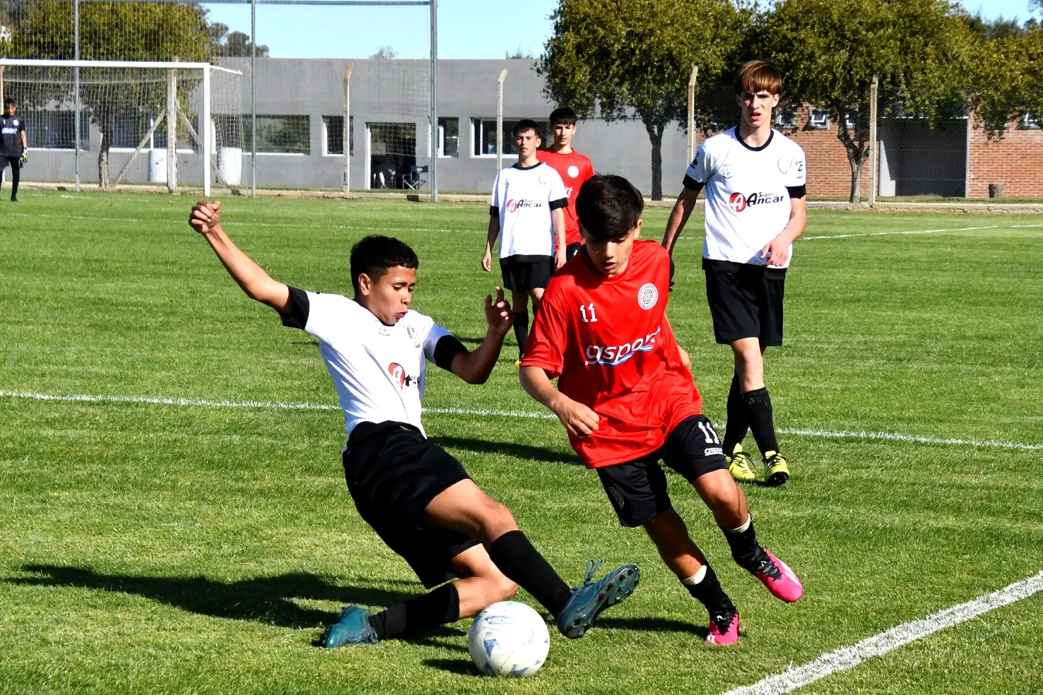 La Sub-13 goleó y avanzó de fase