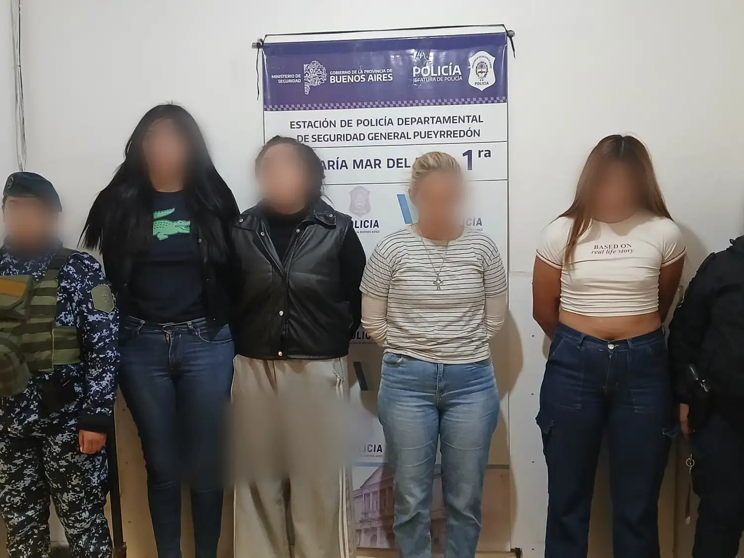 La detenida más joven (20) ya contaba con procesos penales por diversos robos, al igual que una de las cómplices, de 22 años.