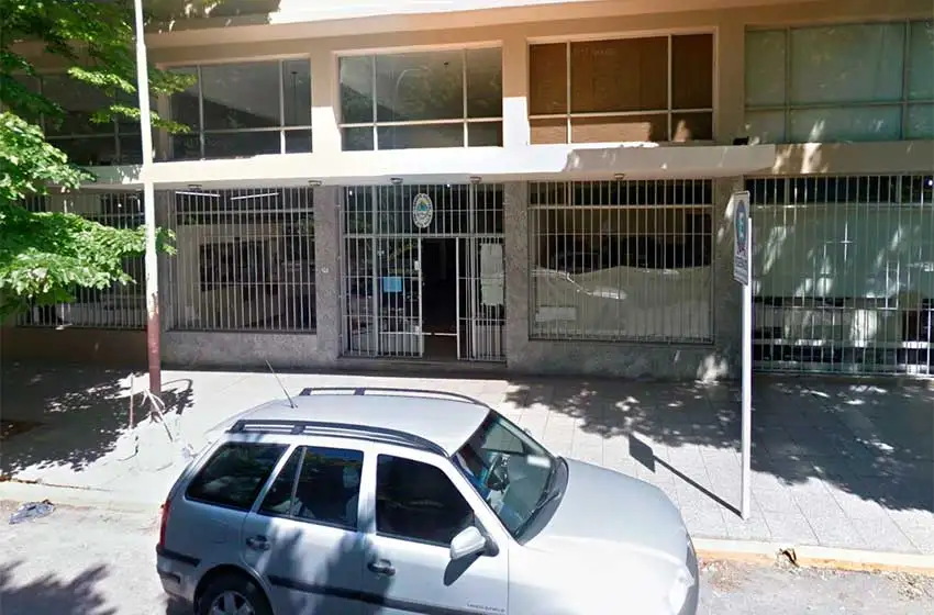 Cierran dos sectores de la Cámara Federal por un caso sospechoso