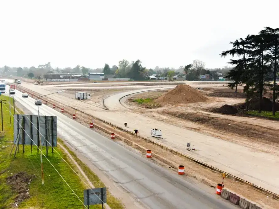 La autopista Presidente Perón que atraviesa municipios del Conurbano.