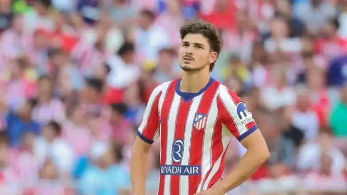 Julián Álvarez quedó en el centro de la tensión en el Atlético.