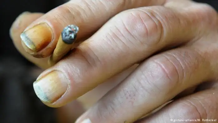 Francia decide prohibir la venta de varias marcas de tabaco