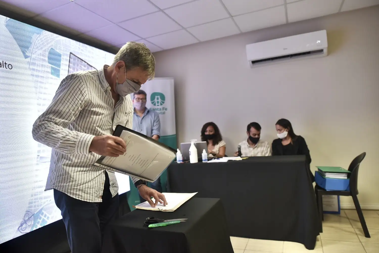 Jatón presentó un plan de bacheo para distintos sectores de la ciudad