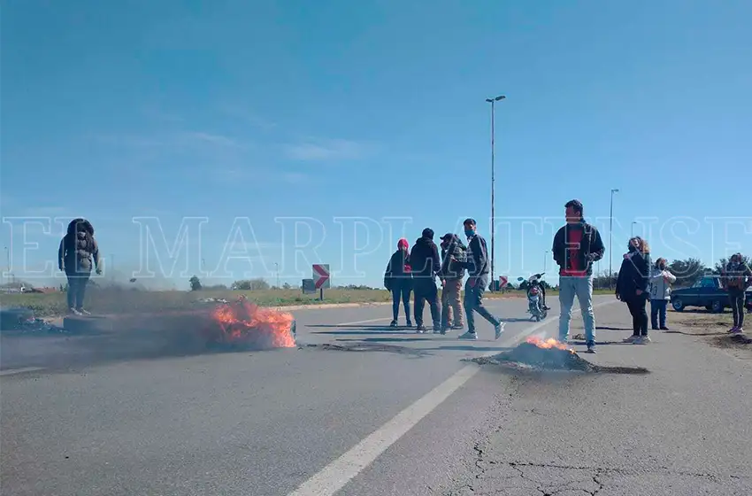 Caos vehicular en Ruta 226 por corte de organizaciones sociales