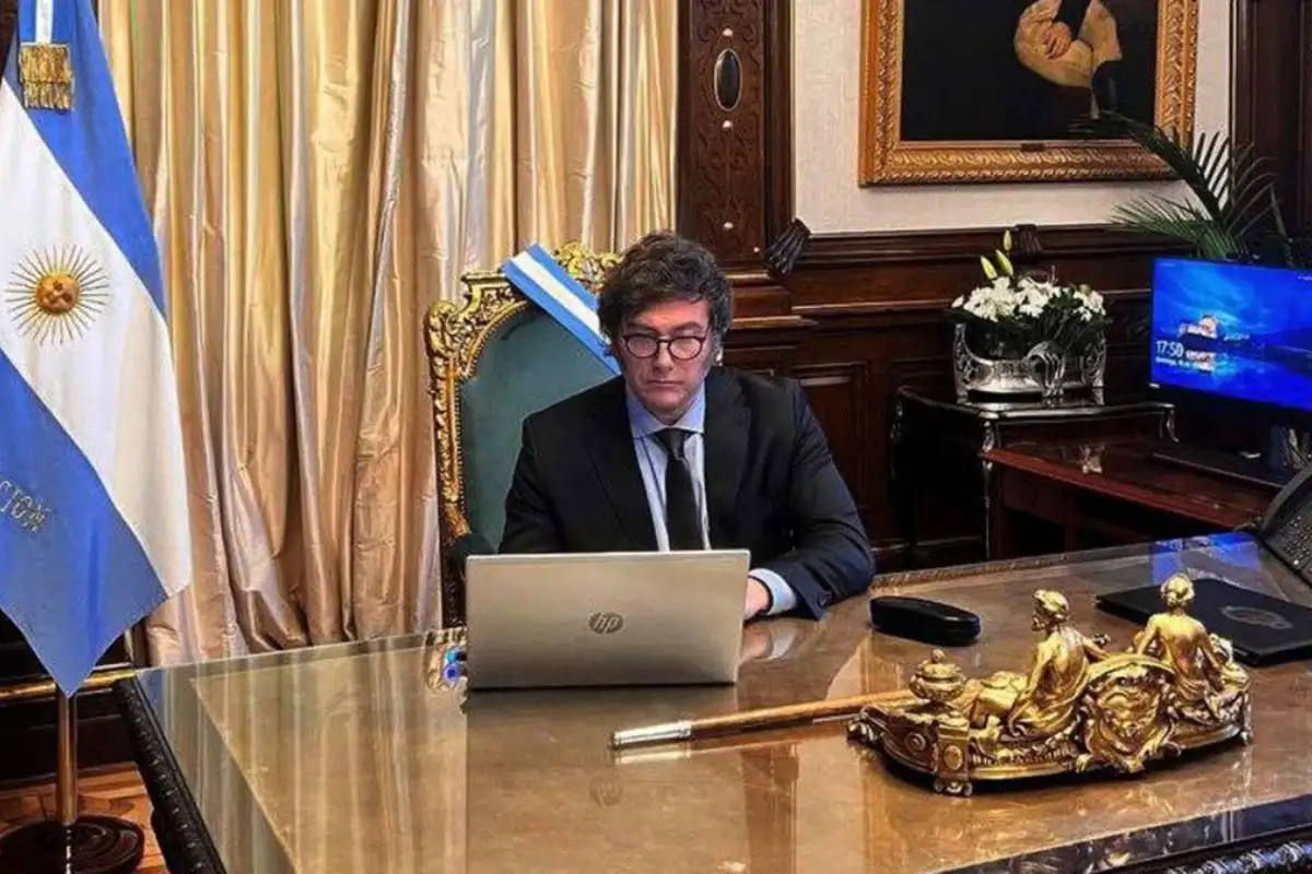 Según Milei, llevar grandes cantidades de efectivo para realizar pagos se ha vuelto una "tortura"