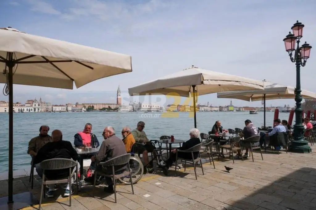 Europa levanta restricciones para salvar el turismo de verano