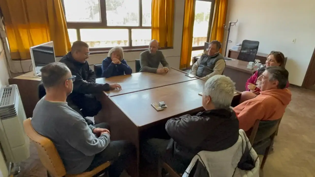 Instituciones deportivas, Policía y Gobierno Municipal, participaron de una reunión de coordinación previa a los partidos. Foto: Municipalidad de Firmat.