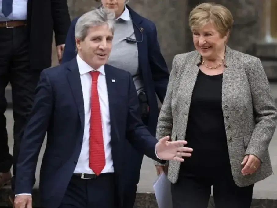 El ministro de Economía busca destrabar el desembolso pendiente y evaluar las nuevas proyecciones de actividad junto a Kristalina Georgieva en Tailandia. Foto: Archivo / Xinhua /Martín Zabala.