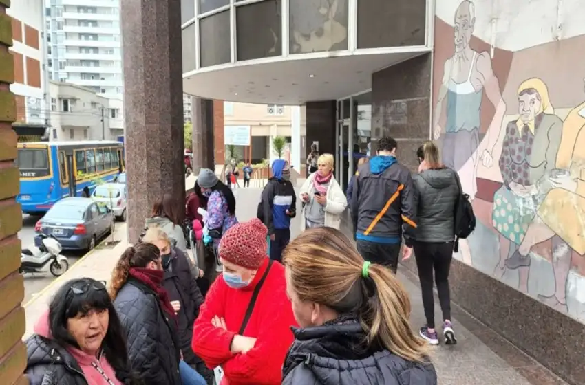Jubilados reclamaron en las puertas de PAMI