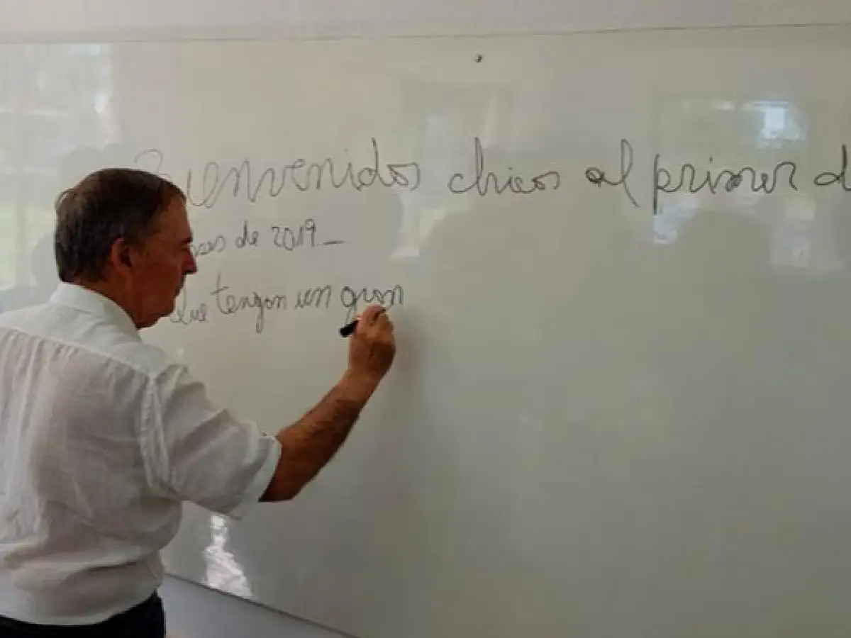 El mensaje escrito a mano y en letra cursiva de Schiaretti